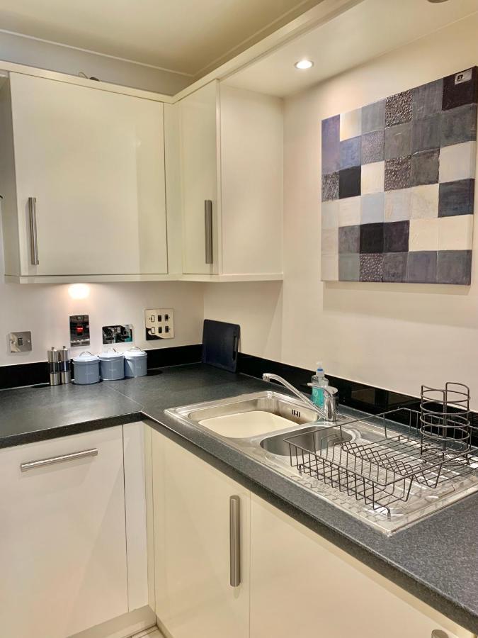Risinghurst, Oxford, An Entire 2Beds, 2Bathrooms, Free Wi-Fi, Free Parking Оксфорд Екстериор снимка